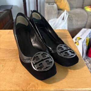Tory Burch Black Suede Logo Medallion Pumps